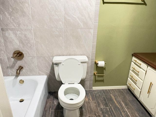 2589 Lakeside Drive, Benton, AR 72019