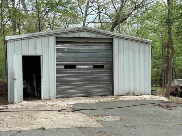 2589 Lakeside Drive, Benton, AR 72019