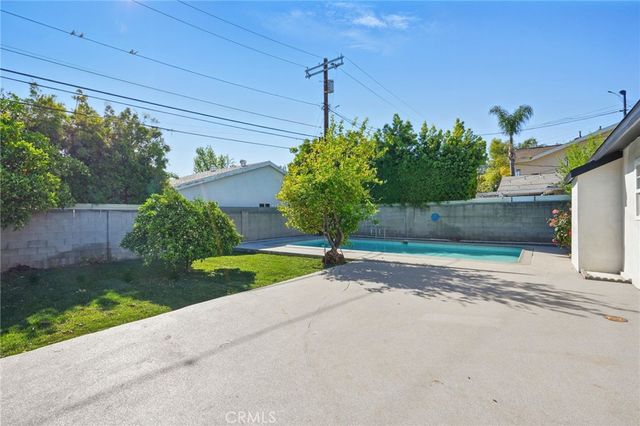 4938 Chimineas, Tarzana, CA 91356