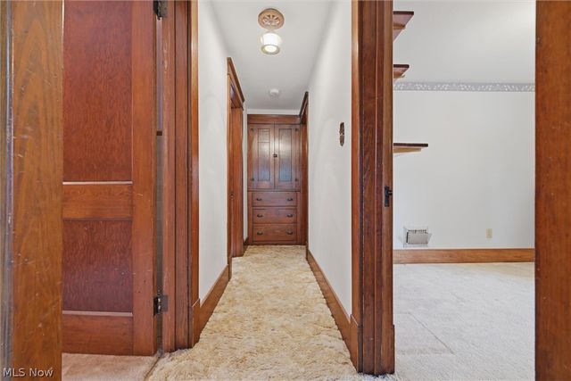 556 Belvedere Avenue SE, Warren, OH 44483
