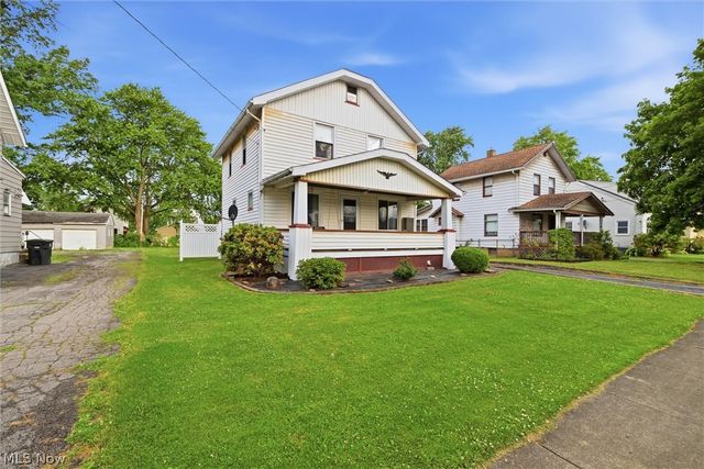 556 Belvedere Avenue SE, Warren, OH 44483