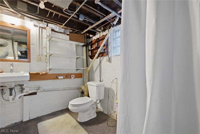 556 Belvedere Avenue SE, Warren, OH 44483