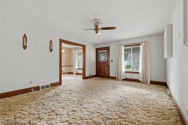 556 Belvedere Avenue SE, Warren, OH 44483