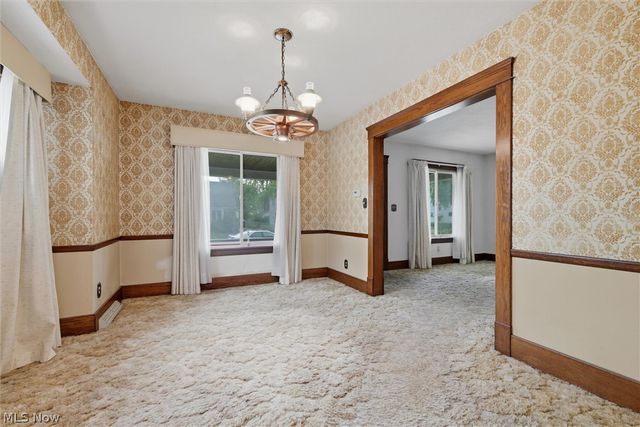 556 Belvedere Avenue SE, Warren, OH 44483