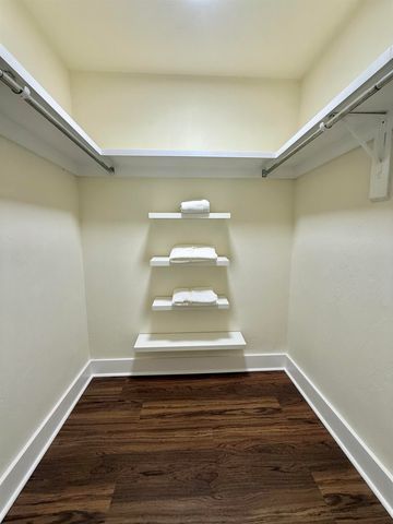 3368 Wood Hill Drive, Tallahassee, FL 32303