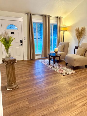 3368 Wood Hill Drive, Tallahassee, FL 32303