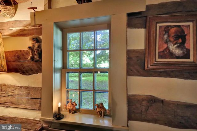 1095 TEXTER MOUNTAIN RD, Robesonia, PA 19551