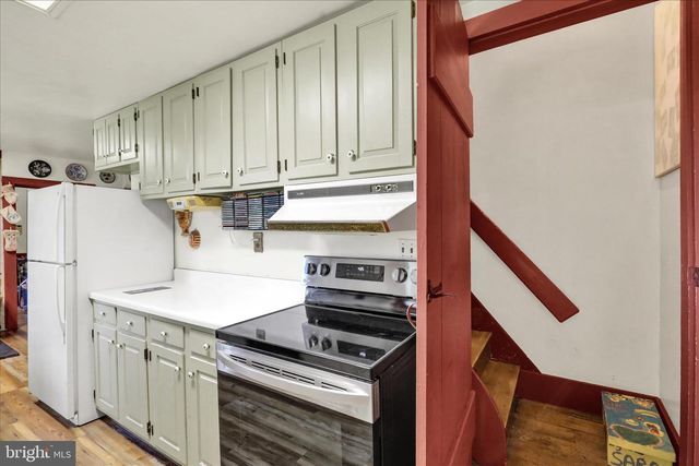 1095 TEXTER MOUNTAIN RD, Robesonia, PA 19551