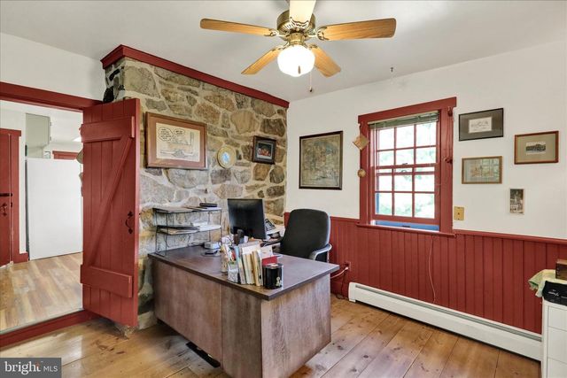 1095 TEXTER MOUNTAIN RD, Robesonia, PA 19551