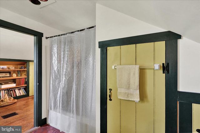 1095 TEXTER MOUNTAIN RD, Robesonia, PA 19551
