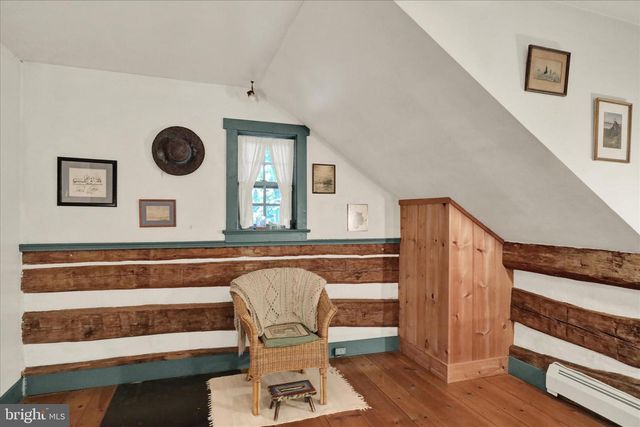 1095 TEXTER MOUNTAIN RD, Robesonia, PA 19551