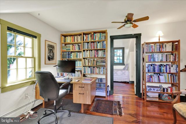 1095 TEXTER MOUNTAIN RD, Robesonia, PA 19551