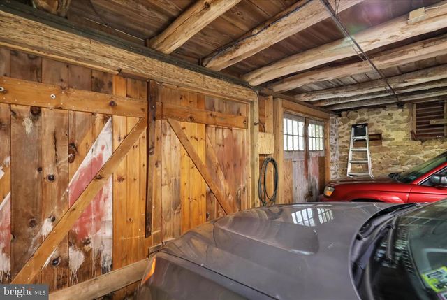 1095 TEXTER MOUNTAIN RD, Robesonia, PA 19551