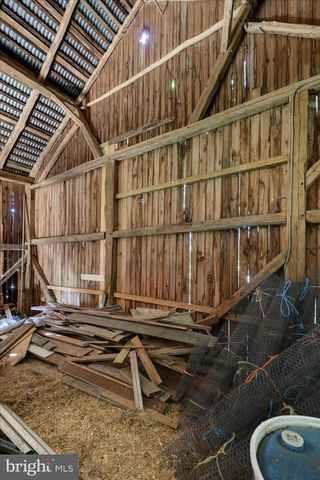 1095 TEXTER MOUNTAIN RD, Robesonia, PA 19551