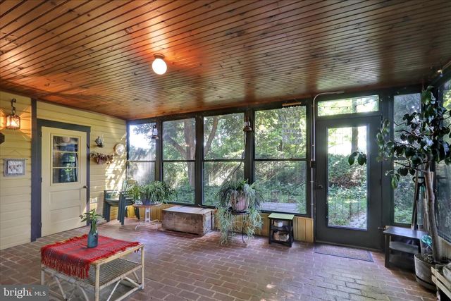 1095 TEXTER MOUNTAIN RD, Robesonia, PA 19551