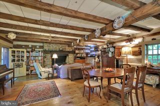 1095 TEXTER MOUNTAIN RD, Robesonia, PA 19551