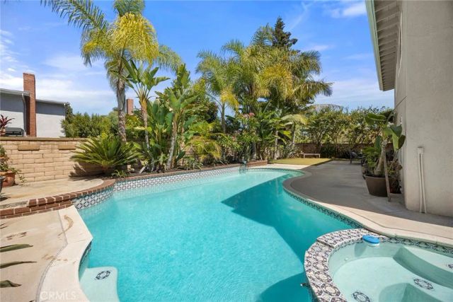 24843 Via Santa Cruz, Mission Viejo, CA 92692