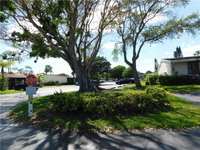 557 7th Place 557, Vero Beach, FL 32962