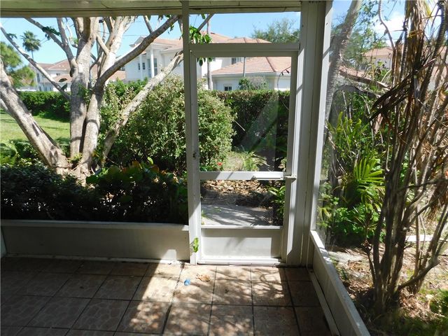 557 7th Place 557, Vero Beach, FL 32962