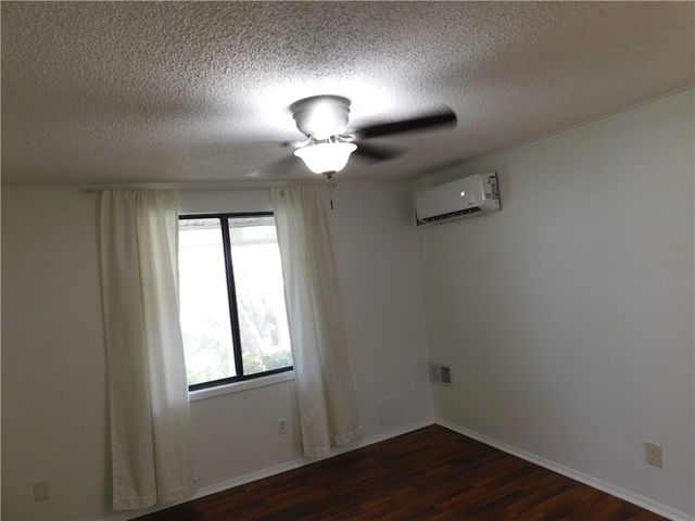 557 7th Place 557, Vero Beach, FL 32962