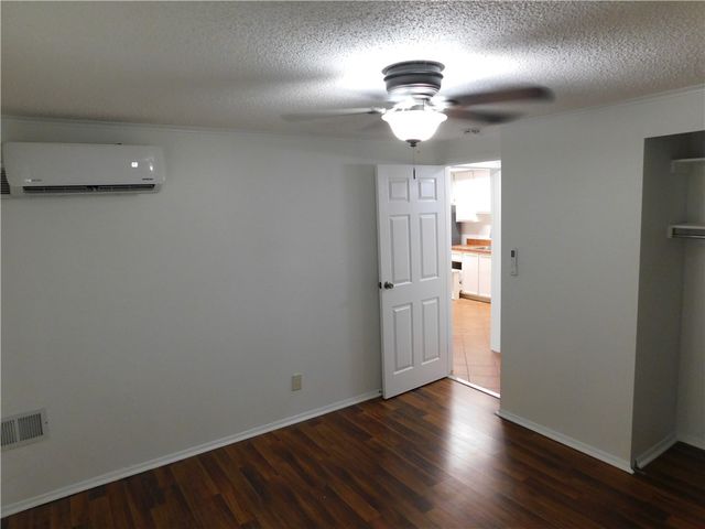 557 7th Place 557, Vero Beach, FL 32962