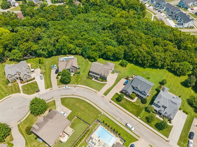 1086 Cantwell Pl, Spring Hill, TN 37174