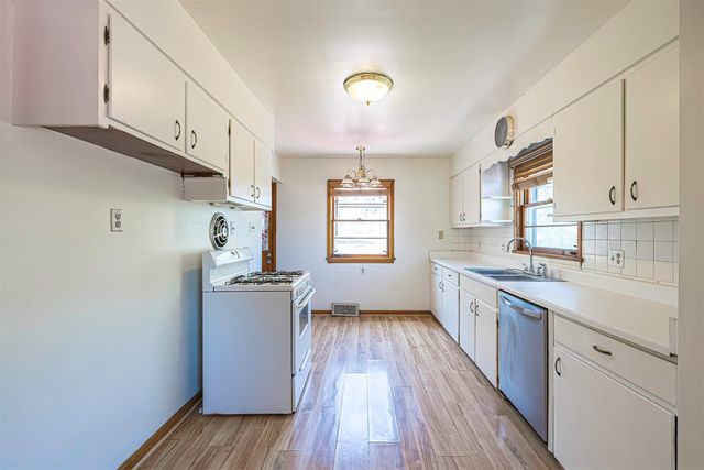 4402 PARADE Boulevard, Erie, PA 16508