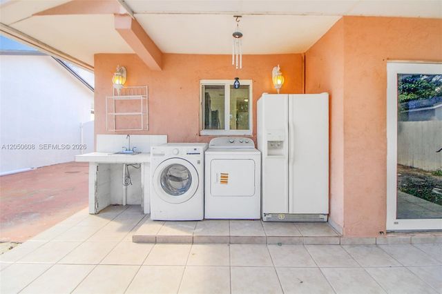 19721 SW 122nd Place, Miami, FL 33177
