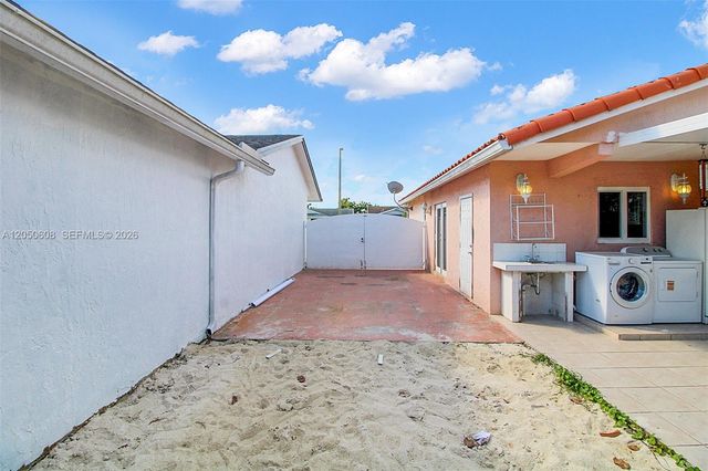 19721 SW 122nd Place, Miami, FL 33177