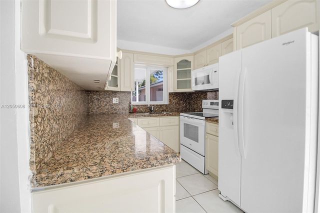 19721 SW 122nd Place, Miami, FL 33177