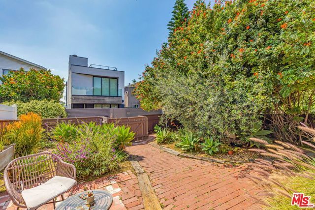 111 Paloma Avenue, Venice (los Angeles), CA 90291