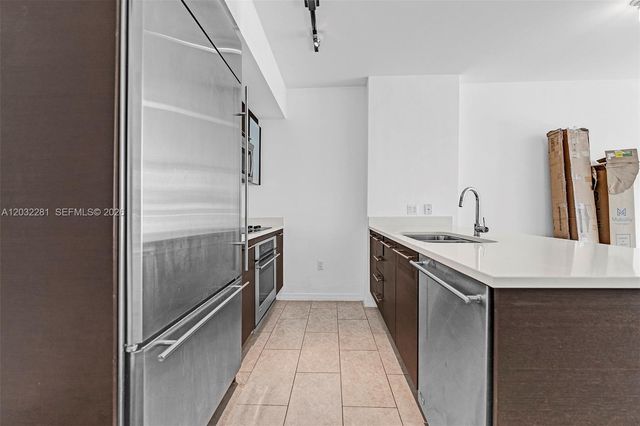 55 SE 6th Street 1208, Miami, FL 33131