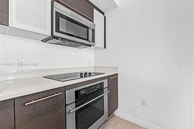 55 SE 6th Street 1208, Miami, FL 33131