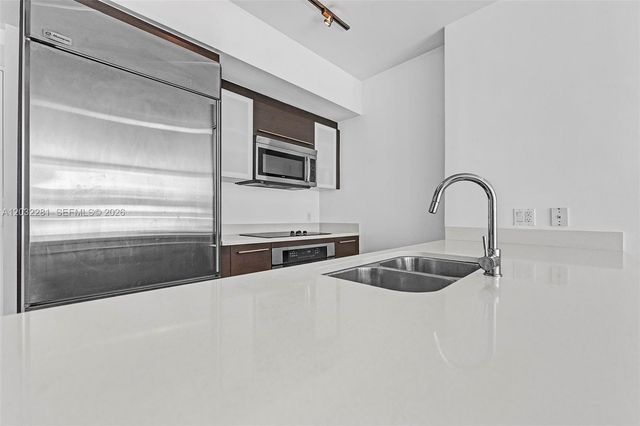 55 SE 6th Street 1208, Miami, FL 33131