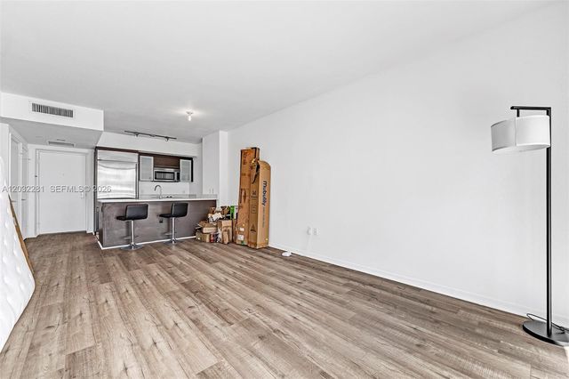 55 SE 6th Street 1208, Miami, FL 33131