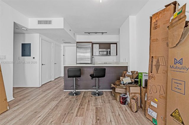 55 SE 6th Street 1208, Miami, FL 33131