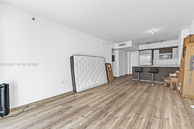 55 SE 6th Street 1208, Miami, FL 33131