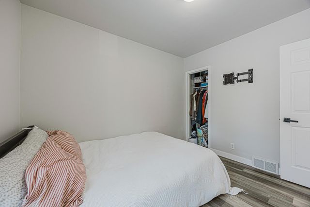 427 13th Street S, Moorhead, MN 56560