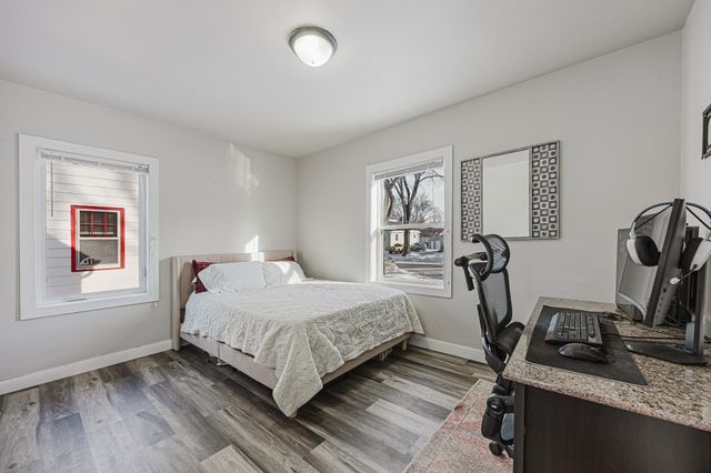 427 13th Street S, Moorhead, MN 56560