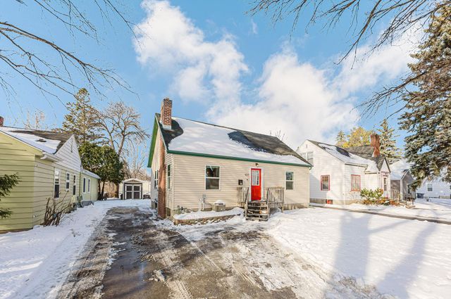 427 13th Street S, Moorhead, MN 56560