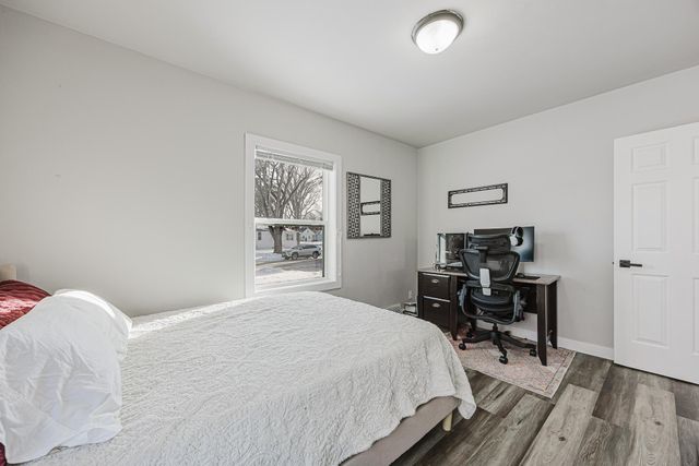 427 13th Street S, Moorhead, MN 56560