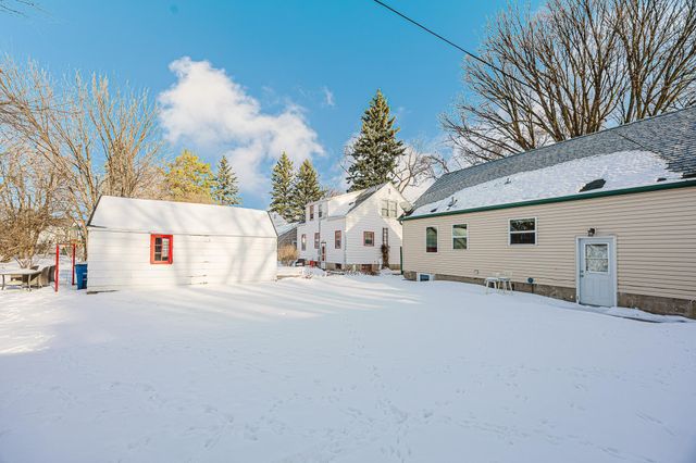 427 13th Street S, Moorhead, MN 56560