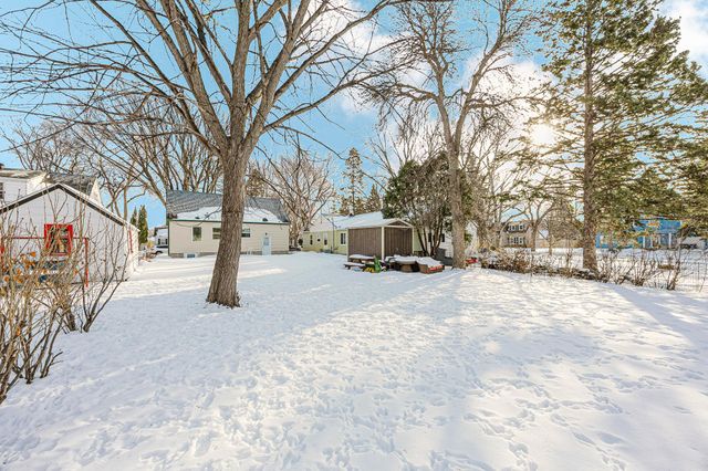 427 13th Street S, Moorhead, MN 56560