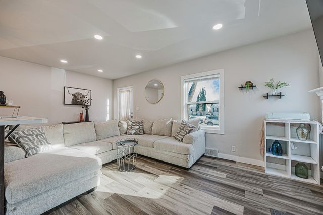 427 13th Street S, Moorhead, MN 56560