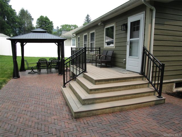 9 Gallows Hill Road, Cortlandt Manor, NY 10567