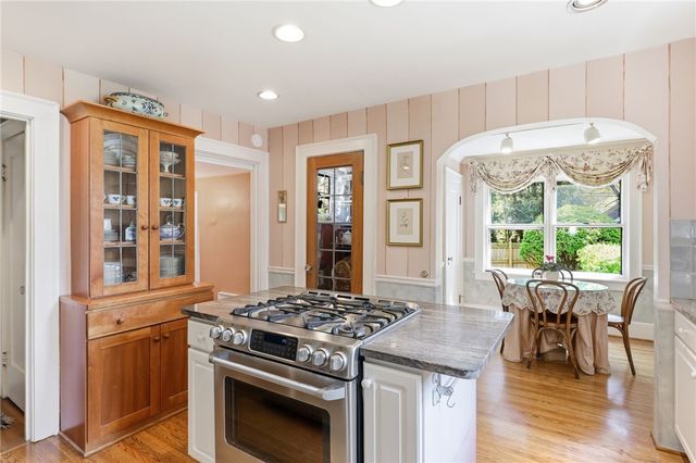 225 Oakdale Drive, Brighton, NY 14618