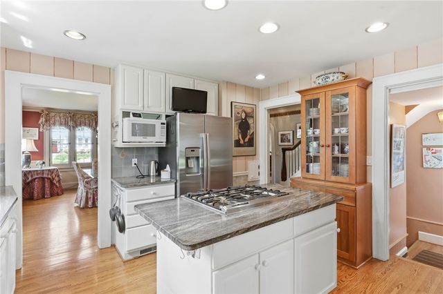 225 Oakdale Drive, Brighton, NY 14618