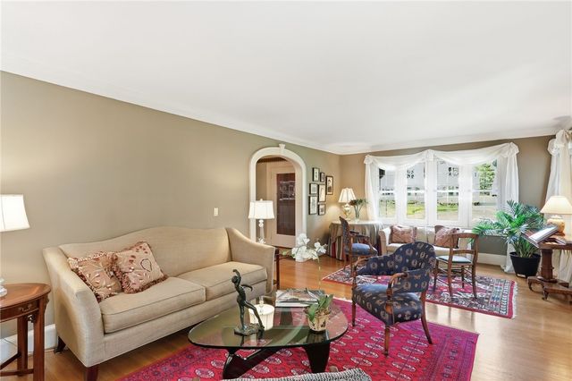 225 Oakdale Drive, Brighton, NY 14618