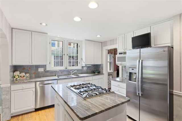 225 Oakdale Drive, Brighton, NY 14618
