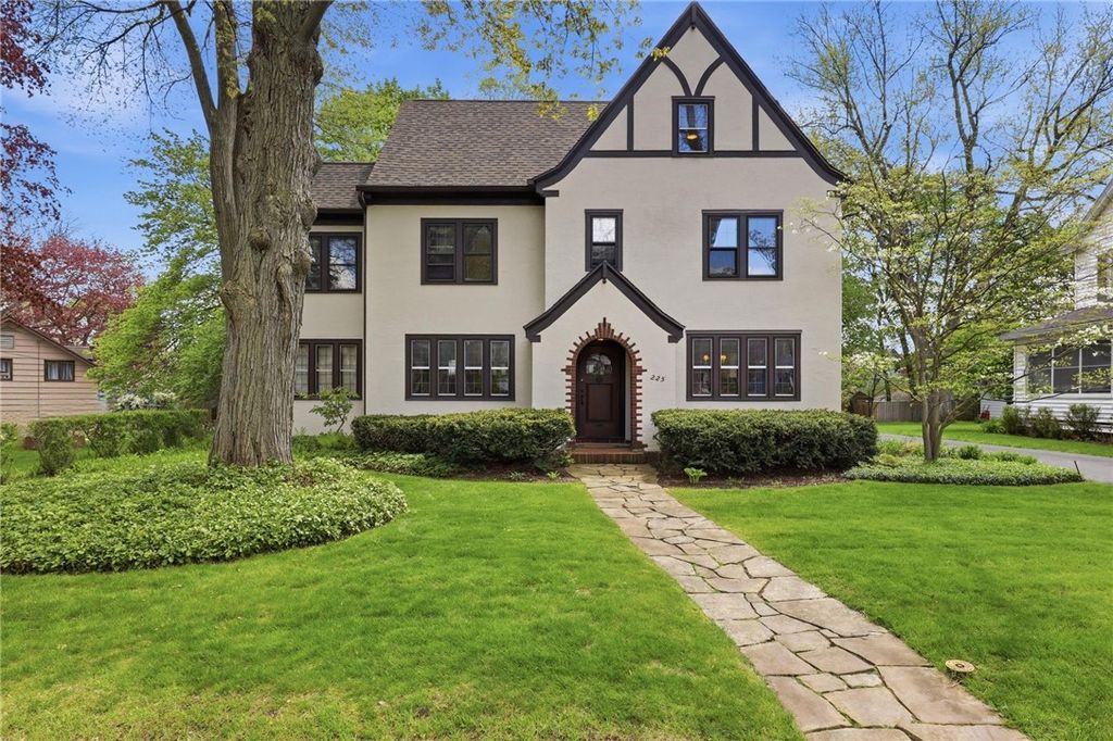 225 Oakdale Drive, Brighton, NY 14618
